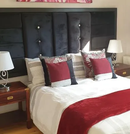 Byron House * Kionion