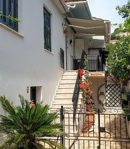 Byron House