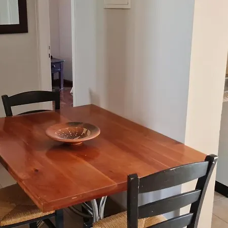 דירה Byron House