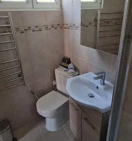 Апартаменты Byron House *