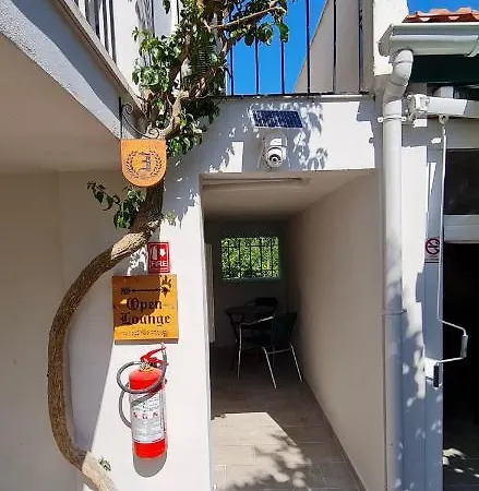 Byron House Apartament Kionion
