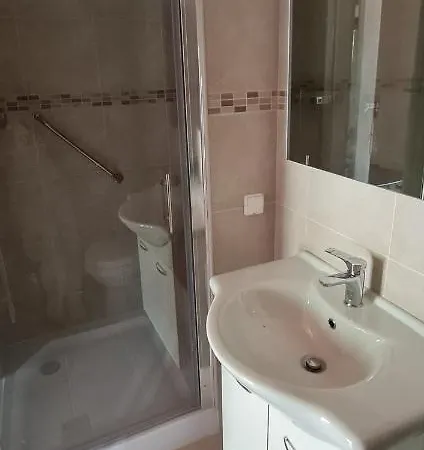 Апартаменты Byron House