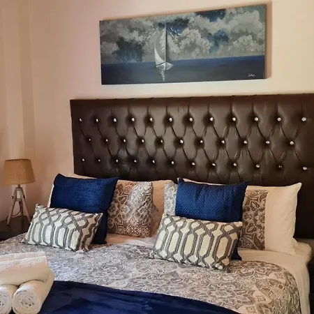 Byron House * Kionion