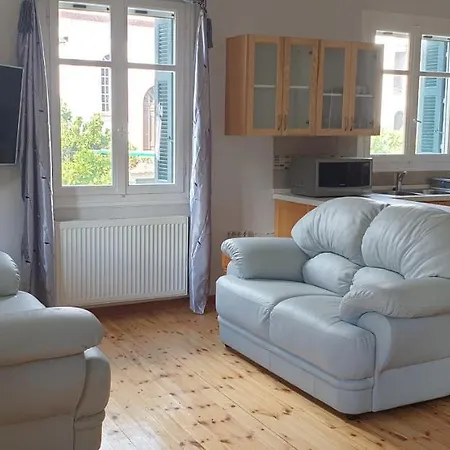 Апартаменты Byron House Kionion