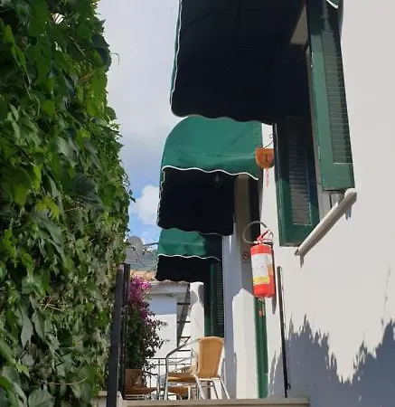 Byron House Apartament *