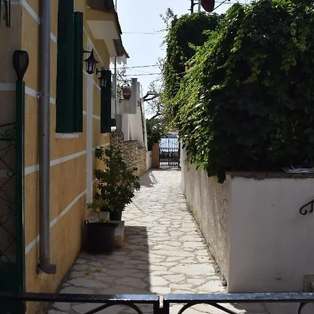 Апартаменты Byron House