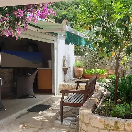 דירה Byron House *