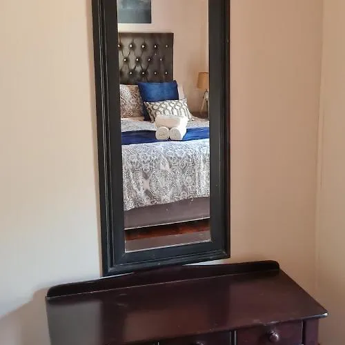 Byron House * Kionion