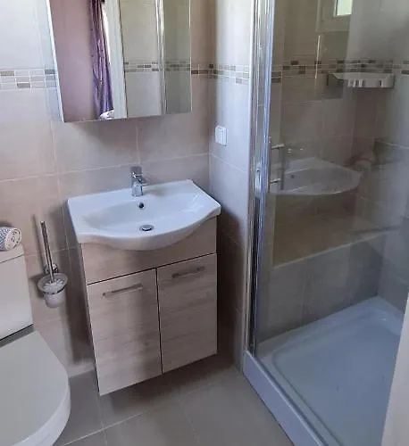 Lägenhet Byron House