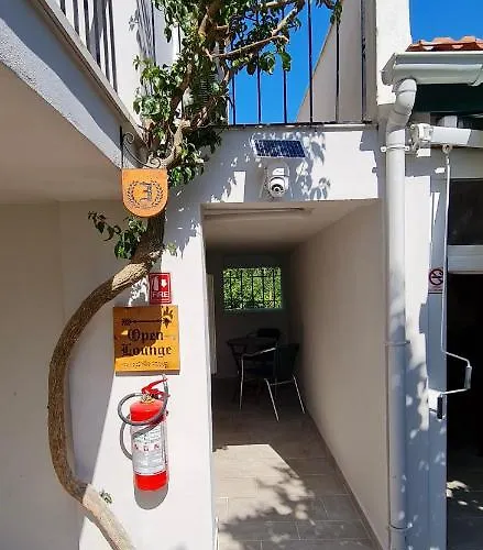 Byron House Lägenhet Kionion