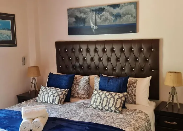 Byron House * Kionion